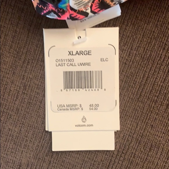NWT volcom bikini top - Picture 3 of 3